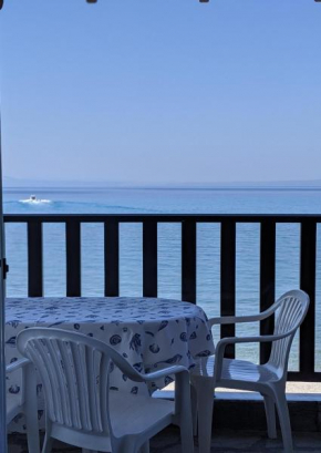 Seafront Apartment Pefkochori